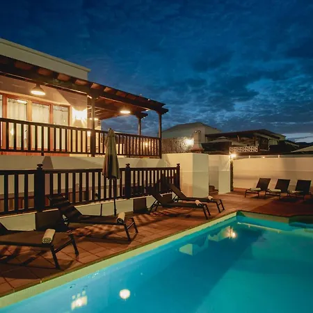 Stylish 6 Bedroom Princesa - Beside Beach&waterpark Playa Blanca (Lanzarote)