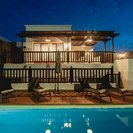 Stylish 6 Bedroom Princesa - Beside Beach&waterpark * Playa Blanca (Lanzarote)