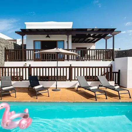 Villa Stylish 6 Bedroom Princesa - Hot Tub - Heated Pool - Near & Waterparks Playa Blanca (Lanzarote)